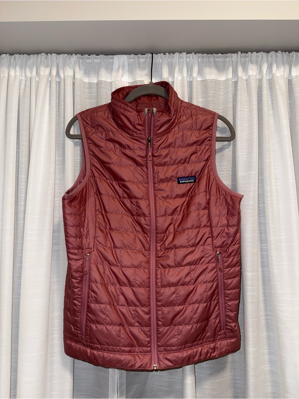 Patagonia Women's Lightweight Quilted Vest - Mauve pink color